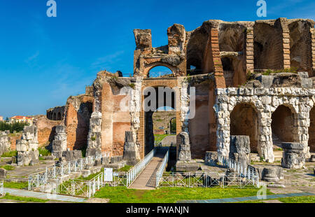 Das Amphitheater von Capua, das zweitgrößte amphitheater Stockfoto