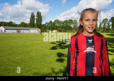 Mädchen spielen Fußball in den Niederlanden
