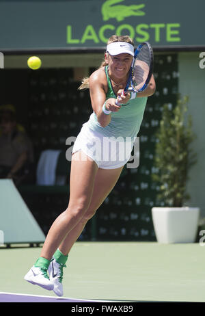 Key Biscayne, FL, USA. 2. April 2016. Key Biscayne, FL - APRIL 02: Viktoria Azarenka(BLR) spielt Svetlana Kuznetsova(RUS) im Finale der 2016 Miami Open in Key Biscayne, Florida. Bildnachweis: Andrew Patron/Zuma Draht Credit: Andrew Patron/ZUMA Draht/Alamy Live-Nachrichten Stockfoto