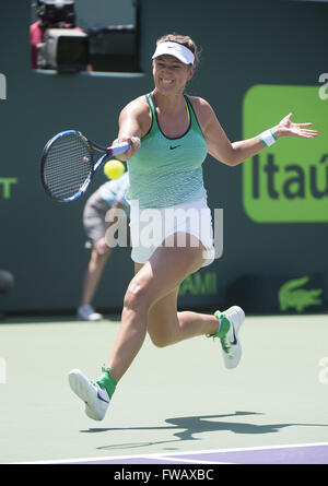 Key Biscayne, FL, USA. 2. April 2016. Key Biscayne, FL - APRIL 02: Viktoria Azarenka(BLR) spielt Svetlana Kuznetsova(RUS) im Finale der 2016 Miami Open in Key Biscayne, Florida. Bildnachweis: Andrew Patron/Zuma Draht Credit: Andrew Patron/ZUMA Draht/Alamy Live-Nachrichten Stockfoto