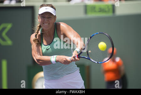 Key Biscayne, FL, USA. 2. April 2016. Key Biscayne, FL - APRIL 02: Viktoria Azarenka(BLR) spielt Svetlana Kuznetsova(RUS) im Finale der 2016 Miami Open in Key Biscayne, Florida. Bildnachweis: Andrew Patron/Zuma Draht Credit: Andrew Patron/ZUMA Draht/Alamy Live-Nachrichten Stockfoto