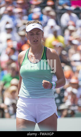 Key Biscayne, FL, USA. 2. April 2016. Key Biscayne, FL - APRIL 02: Viktoria Azarenka(BLR) spielt Svetlana Kuznetsova(RUS) im Finale der 2016 Miami Open in Key Biscayne, Florida. Bildnachweis: Andrew Patron/Zuma Draht Credit: Andrew Patron/ZUMA Draht/Alamy Live-Nachrichten Stockfoto