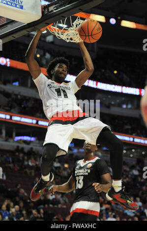 Chicago, IL, USA. 30. März 2016. McDonald's West All American sf Josh Jackson (11) dunks während der 2016 McDonald's Boys All American Game im United Center in Chicago, IL. Patrick Gorski/CSM/Alamy Live-Nachrichten Stockfoto