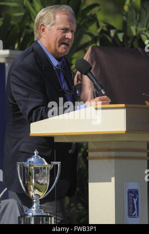 Ponte Vedra Beach, Florida, USA. 7. Mai 2008. Jack Nicklaus erhält die Lebensdauer Achievement Award vor Beginn des Players Championship am TPC Sawgrass am 7. Mai 2008 in Ponte Vedra Beach, Florida. ZUMA Press/Scott A. Miller © Scott A. Miller/ZUMA Draht/Alamy Live-Nachrichten Stockfoto