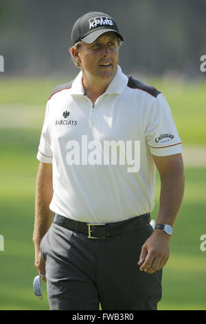 Ponte Vedra Beach, Florida, USA. 8. Mai 2008. Phil Mickelson geht auf das 15. Fairway in der ersten Runde des Players Championship am TPC Sawgrass am 8. Mai 2008 in Ponte Vedra Beach, Florida. ZUMA Press/Scott A. Miller © Scott A. Miller/ZUMA Draht/Alamy Live-Nachrichten Stockfoto