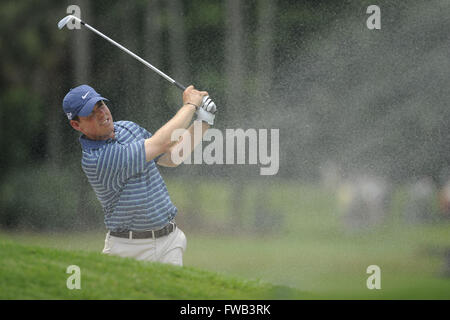 Ponte Vedra Beach, Florida, USA. 8. Mai 2008. Justin Leonard trifft seinen zweiten Schlag auf das siebte Loch in der ersten Runde des Players Championship am TPC Sawgrass am 8. Mai 2008 in Ponte Vedra Beach, Florida. ZUMA Press/Scott A. Miller © Scott A. Miller/ZUMA Draht/Alamy Live-Nachrichten Stockfoto