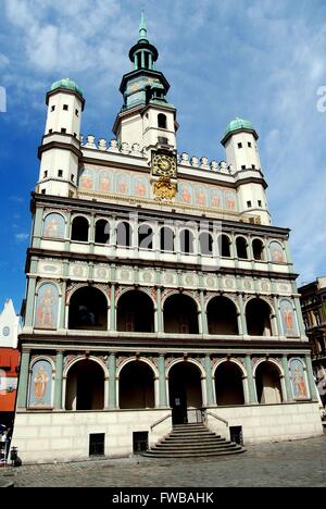 Poznan, Polen: Renaissance aus dem 16. Jahrhundert Rathaus (Ratusz) ist das Juwel auf dem Marktplatz Rynek Stockfoto