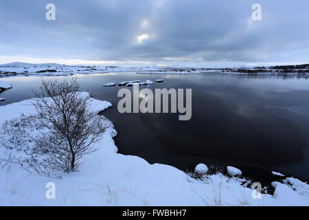 Winter Schnee Blick über Pingvellir Nationalpark, UNESCO-Weltkulturerbe, Süd-West-Island, Europa. Stockfoto