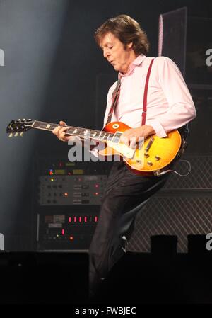 PAUL MCCARTNEY, WACHOVIA CENTER IN PHILADELPHIA, PENNSYLVANIA 14.08.2010 FOTO, MICHAEL BRITO Stockfoto