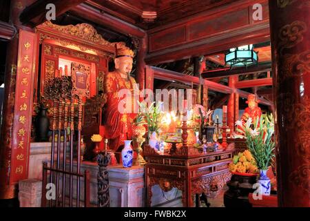 Konfuzius-Statue, Temple of Literature, Hanoi, Vietnam, Asien Stockfoto