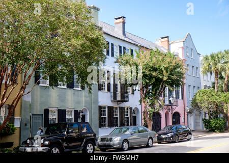 Bunte historische Häuser, Rainbow Row, Charleston, South Carolina, USA Stockfoto