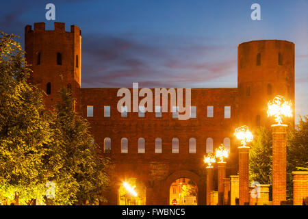 Porta Palatina - Pfalz Towers in Turin Stockfoto