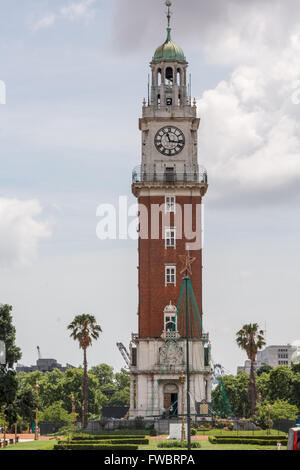 TORRE MONUMENTAL, BUENOS ARIES, ARGENTINA - CA. DEZEMBER 2015. Torre Monumental, ehemals Torre de Los Ingleses (Turm von der Stockfoto