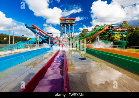 GOLD COAST, ÖST - 20. März 2016: AquaLoop in Wet'n' Wasserpark Wild Gold Coast, Australien Stockfoto