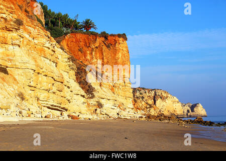 Strand von Porto de Mos in Lagos, Algarve, Portugal Stockfoto