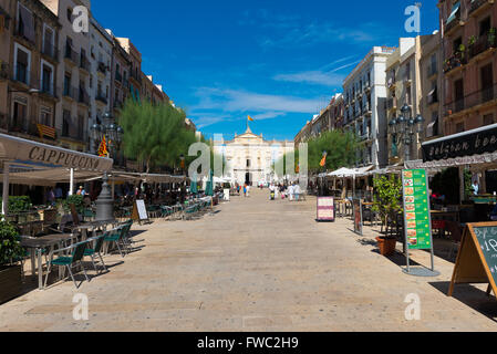 Cafés auf Font Platz (Placa De La Font), Tarragona, Spanien Stockfoto