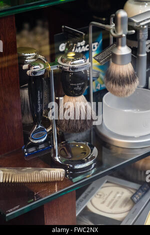 Taylor of Old Bond Street Luxury Schaufenster an Jermyn Street in London Stockfoto