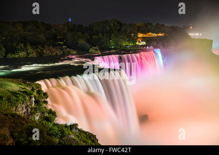 Leuchten die American Falls, Niagara Falls, NY Stockfoto