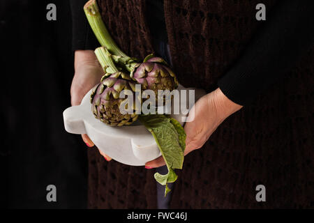 Frisch geschnittene Artischocken Stockfoto