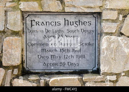 Gedenktafel in einem Garten der Erinnerung für die 1981 Irish Republican Hunger Stürmer Francis Hughes Stockfoto