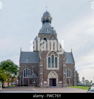 St. Nikolaus Kirche, Messines, Belgien. Als deutsches Hauptquartier während der Schlacht von Messines im Zweiten Weltkrieg 1 verwendet wird. Stockfoto