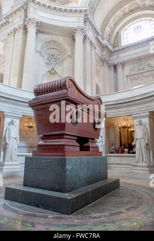 Grab von Napoleon Bonaparte (1769 - 1821) in Les Invalides, Paris, Frankreich. Stockfoto