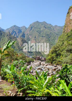 Anden Landschaft rund um Machu Picchu, befindet sich eine alte Inka-Stadt in den Anden in Peru (Südamerika) Stockfoto