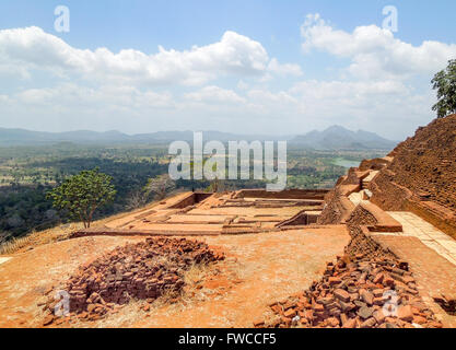 sonnigen Eindruck um Sigiriya, einem alten Palast befindet sich in der zentralen Matale-Distrikt in Sri Lanka Stockfoto