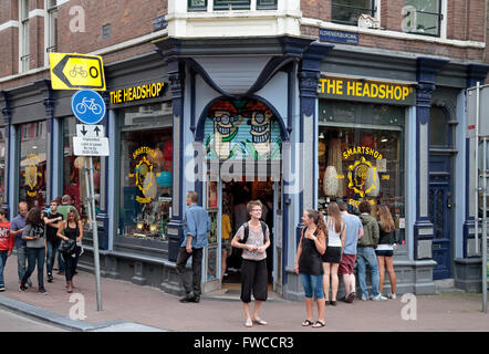 "Headshop", der "eine breite Palette von Rauchen und Lifestyle Accessoires" in Amsterdam, Niederlande verkauft. Stockfoto