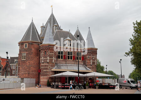 Das Restaurant-Cafe in De Waag, Nieuwmarkt Platz in Amsterdam, Niederlande. Stockfoto