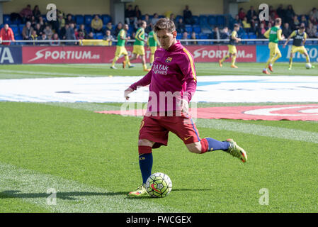 VILLARREAL, Spanien - 20 MAR: Leo Messi wärmt sich vor dem La Liga-Spiel zwischen FC Villarreal CF und FC Barcelona im El Madrigal Stockfoto