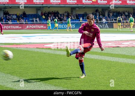 VILLARREAL, Spanien - 20 MAR: Leo Messi wärmt sich vor dem La Liga-Spiel zwischen FC Villarreal CF und FC Barcelona im El Madrigal Stockfoto