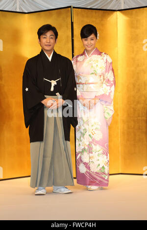 Ainosuke Kataoka und Norika Fujiwara, 31. März 2016: japanische Schauspielerin Norika Fujiwara und japanischen Kabuki-Schauspieler Ainoske Kataoka eine Hochzeit Ankündigung Pressekonferenz in Tokio am 31. März 2016 statt. © AFLO/Alamy Live-Nachrichten Stockfoto