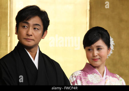 Ainosuke Kataoka und Norika Fujiwara, 31. März 2016: japanische Schauspielerin Norika Fujiwara und japanischen Kabuki-Schauspieler Ainoske Kataoka eine Hochzeit Ankündigung Pressekonferenz in Tokio am 31. März 2016 statt. © AFLO/Alamy Live-Nachrichten Stockfoto