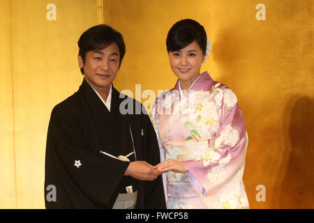 Ainosuke Kataoka und Norika Fujiwara, 31. März 2016: japanische Schauspielerin Norika Fujiwara und japanischen Kabuki-Schauspieler Ainoske Kataoka eine Hochzeit Ankündigung Pressekonferenz in Tokio am 31. März 2016 statt. © AFLO/Alamy Live-Nachrichten Stockfoto