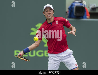 Key Biscayne, FL, USA. 3. April 2016. Key Biscayne, FL - 03 APRIL: Kei Nishikori(JPN) in Aktion hier verliert gegen Novak Djokovic(SRB) 63 63 im Finale der 2016 Miami Open in Key Biscayne, Florida. Bildnachweis: Andrew Patron/Zuma Draht Credit: Andrew Patron/ZUMA Draht/Alamy Live-Nachrichten Stockfoto