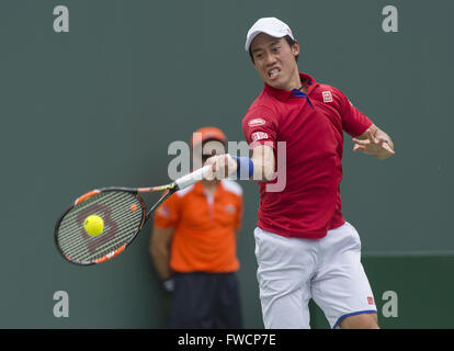 Key Biscayne, FL, USA. 3. April 2016. Key Biscayne, FL - 03 APRIL: Kei Nishikori(JPN) in Aktion hier verliert gegen Novak Djokovic(SRB) 63 63 im Finale der 2016 Miami Open in Key Biscayne, Florida. Bildnachweis: Andrew Patron/Zuma Draht Credit: Andrew Patron/ZUMA Draht/Alamy Live-Nachrichten Stockfoto