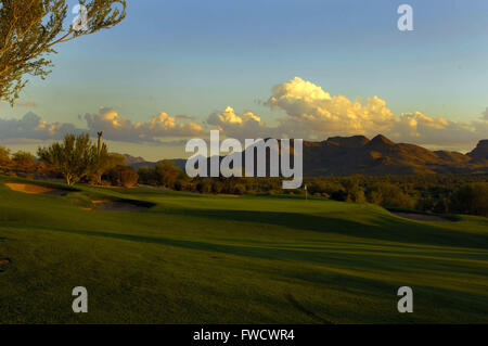 Fort Mcdowell, Arizona, USA. 2. April 2012. Tempe, Arizona; 21. Oktober 2006 Â Loch Nr. 17 im Saguaro an We-Ko-Pa Golf Club in Fort McDowell, ARIZ ZUMA PRESS/Scott A. Miller © Scott A. Miller/ZUMA Draht/Alamy Live-Nachrichten Stockfoto