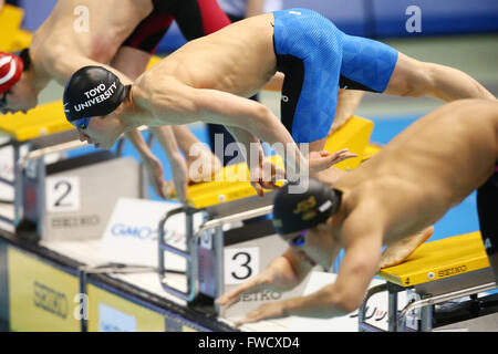 (L-R) Kosuke Hagino, Daiya Seto, 4. April 2016 - Schwimmen: Japan Meisterschaft (JAPAN schwimmen 2016) Männer Schwimmen 400 m einzelnen Medley Wärmeregelung Tatsumi International Swimming Center in Tokio, Japan. (Foto von Shingo Ito/AFLO SPORT) Stockfoto