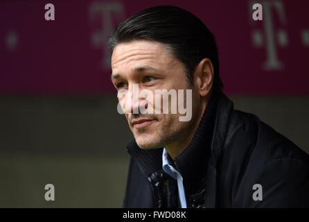 München, Deutschland. 2. April 2016. Frankfurts Trainer Niko Kovac im Bild während der Bundesliga-Fußball-Spiel Bayern München Vs Eintracht Frankfurt in München, Deutschland, 2. April 2016. Bayern München gewann 1: 0. Foto: Tobias Hase/Dpa/Alamy Live News Stockfoto