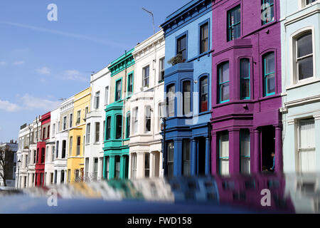 London, UK. 2. April 2016. Bunte Häuser in Notting Hill in London, England, 2. April 2016. Foto: Kevin Kurek/Dpa/Alamy Live News Stockfoto