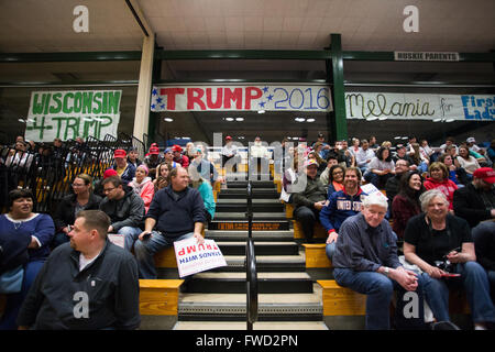 West Allis, Wisconsin, USA. 3. April 2016.  Bildnachweis: Jonah weiß/Alamy Live-Nachrichten Stockfoto