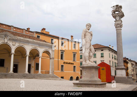 Statue in Piazza Libertà. Udine, Italien. Stockfoto