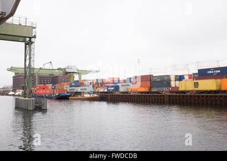 BERLIN, März 23: Berlin Westhafen, einem Binnenhafen von BEHALA über die Spree in Berlin am 23. März 2016 verwaltet. Stockfoto