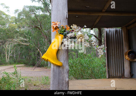 gelbe Gumboot-Denkmal Stockfoto