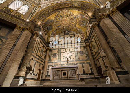 Altar in der Taufkapelle des Doms, zentrale Kathedrale von Florenz Baptisterium innen Florenz, Italien, EU, Europa Stockfoto