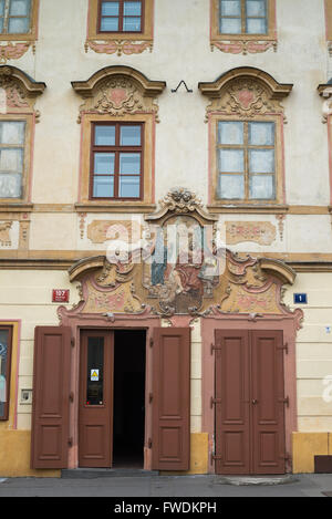 Restaurant U Cerneho Vola (der schwarze Ochse), Loretanska Straße, in der Nähe von Pragerburg, Prag, Tschechische Republik Stockfoto