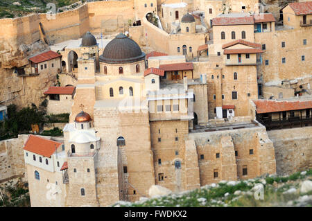 Israel, Judaea Wüste, Wadi Kidron, die große Lavra von St. Sabas (auch Mar Saba) ist ein griechisch-orthodoxes Kloster mit Blick auf die Stockfoto