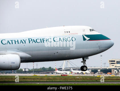 Cathay Pacific Boeing 747-467F Cargo am Mailand - Malpensa (MXP / LIMC) Stockfoto