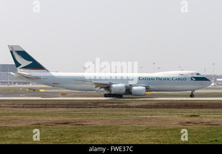 Cathay Pacific Boeing 747-8F Cargo am Mailand - Malpensa (MXP / LIMC) Stockfoto